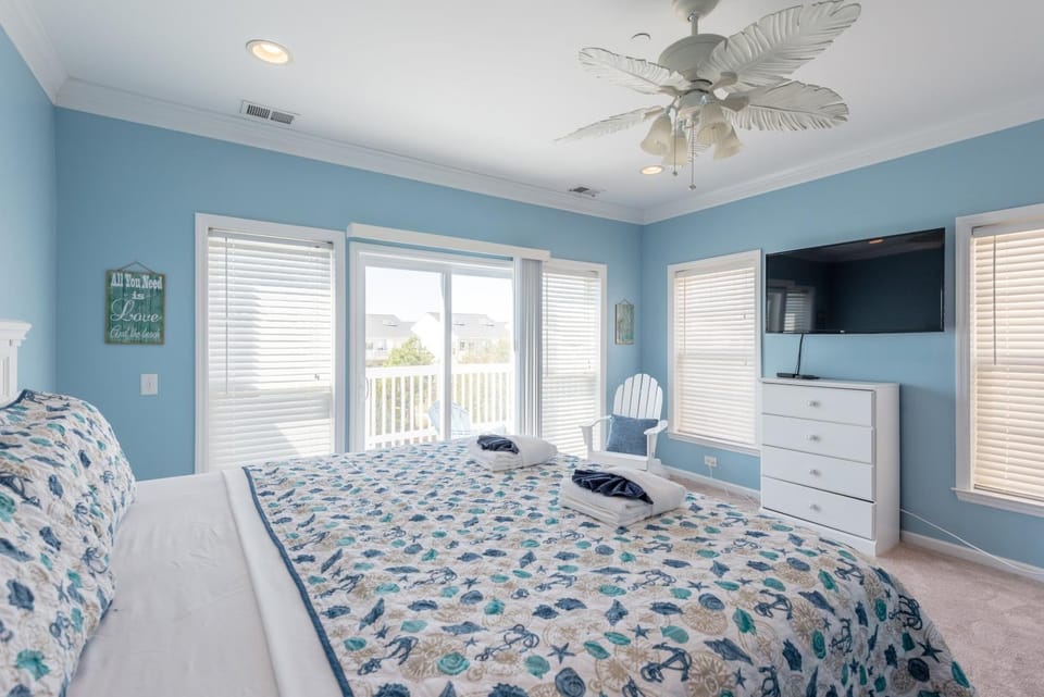 103 WATERS EDGE ~ 3Bed/3Bath Townhouse~ Pool~Fishing Dock House in Folly Beach