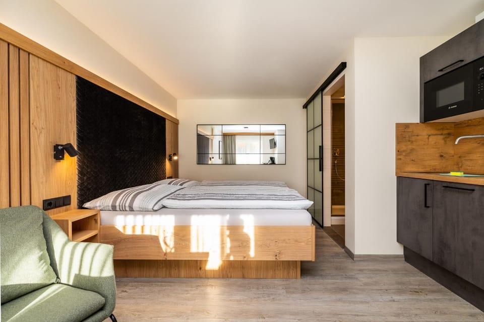 Bed, Kitchen or kitchenette, Photo of the whole room