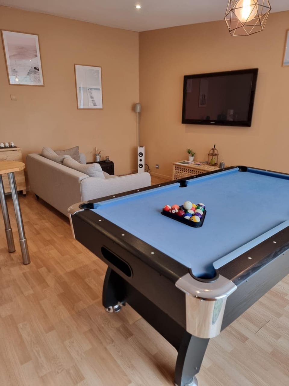 Billiard, TV and multimedia