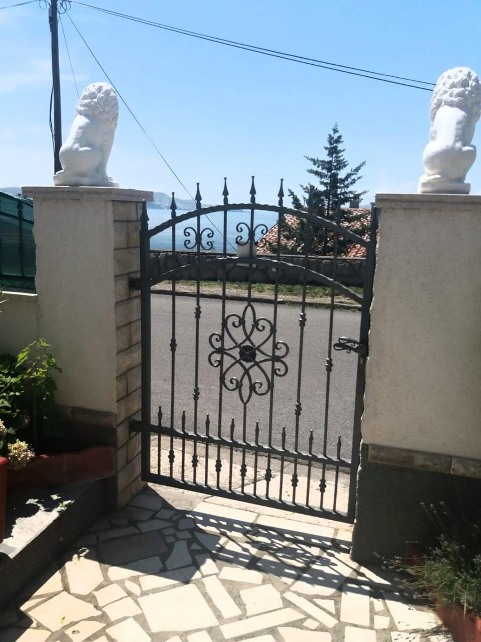 Facade/entrance, Balcony/Terrace