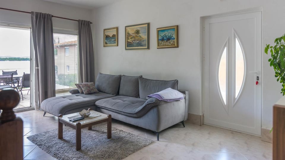 Sea Breeze - Holiday House on the Beach House in Šibenik-Knin County, Croatia