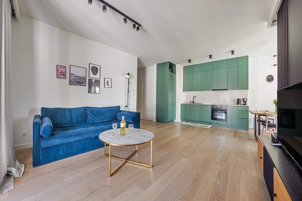 TV and multimedia, Kitchen or kitchenette, Living room, Seating area