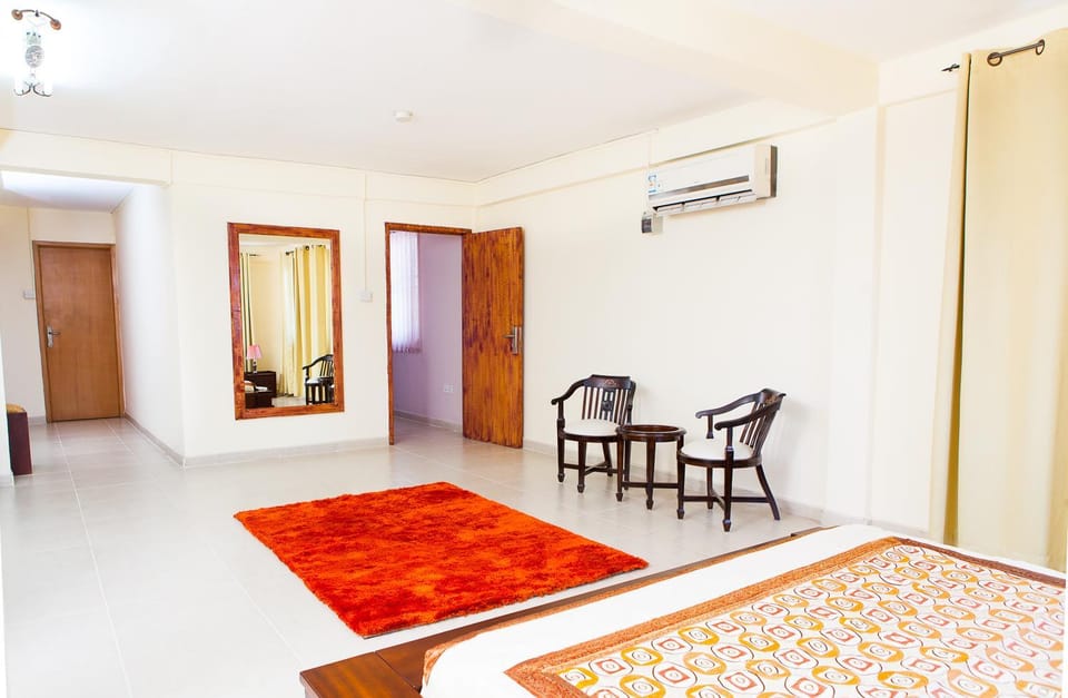 Photo of the whole room, Bedroom