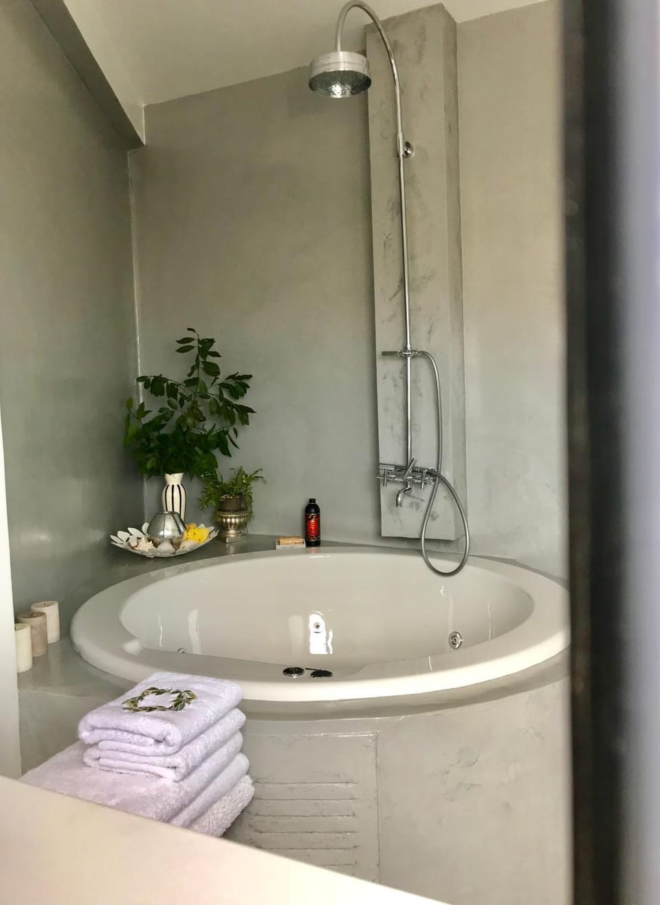 Hot Tub, Bathroom