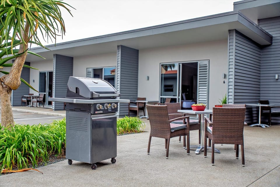 Property building, Patio, BBQ facilities