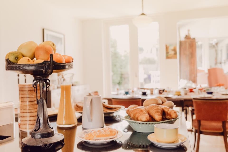 Continental breakfast, Buffet breakfast