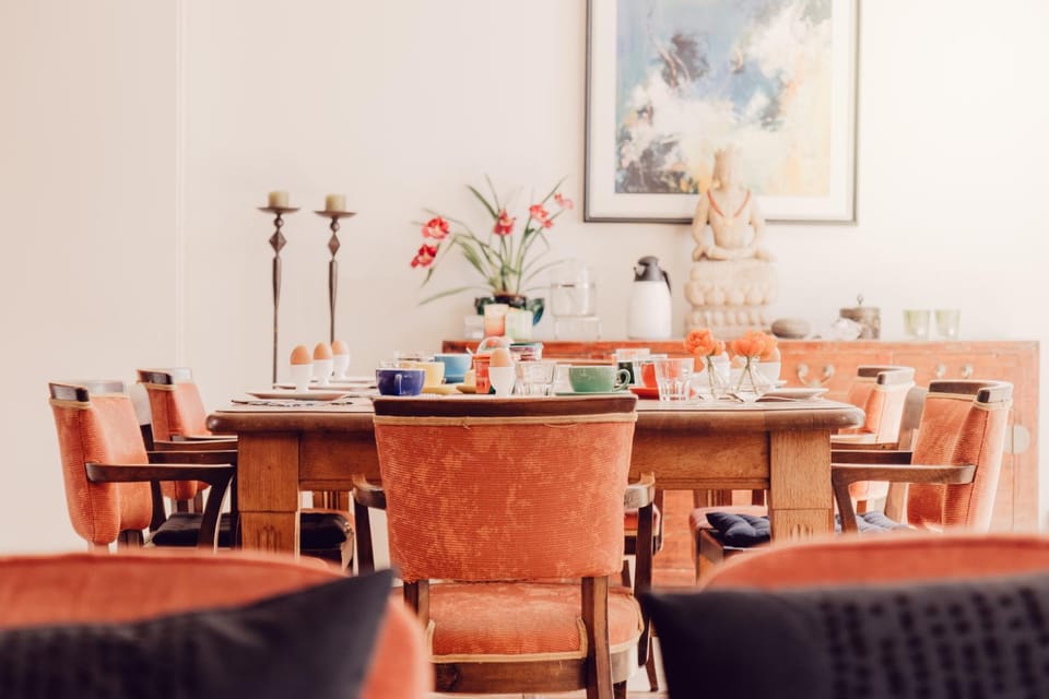 Communal lounge/ TV room, Communal kitchen, Continental breakfast, Buffet breakfast