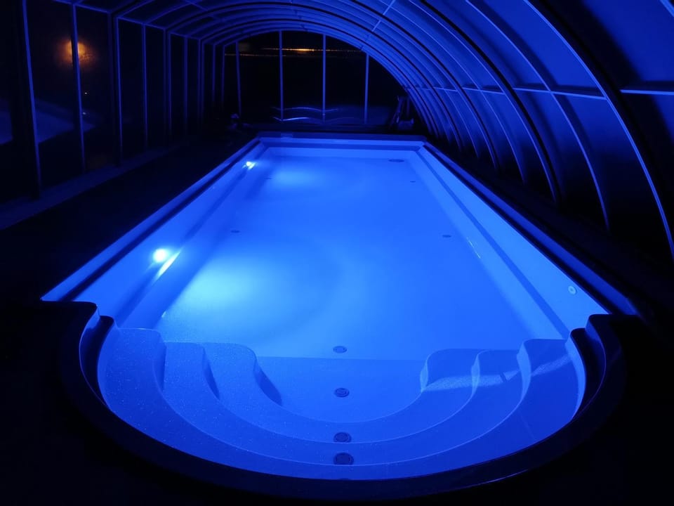 Swimming pool, Swimming pool