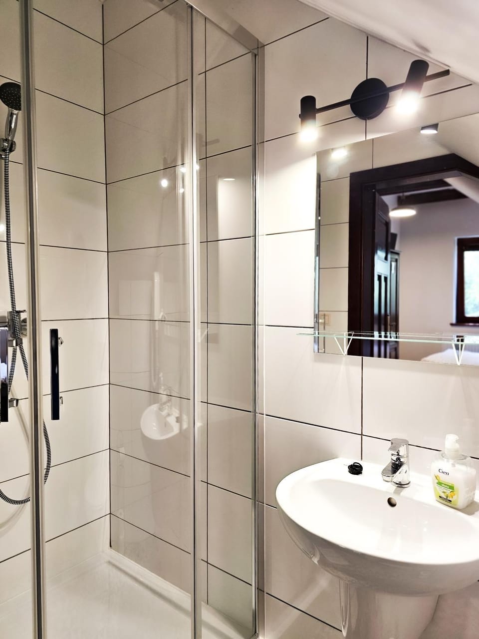 Shower, Bathroom, towels