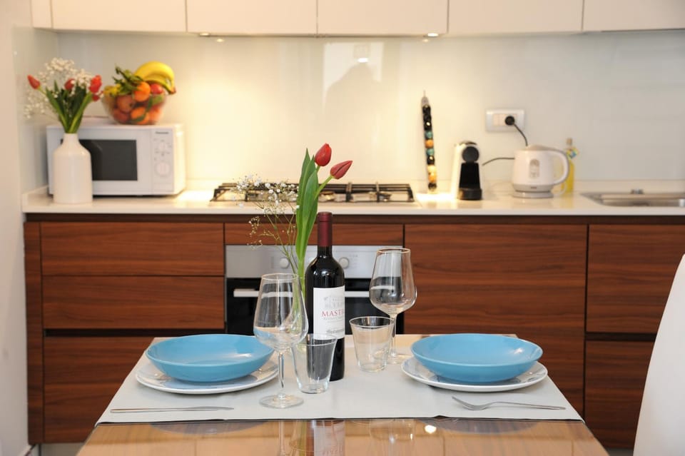 Dining area, Drinks, Alcoholic drinks