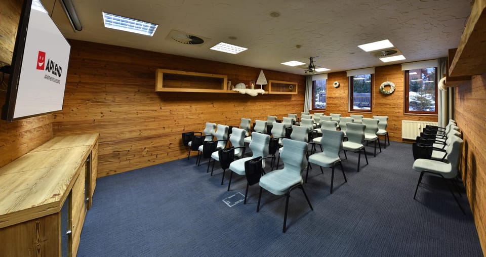 Meeting/conference room