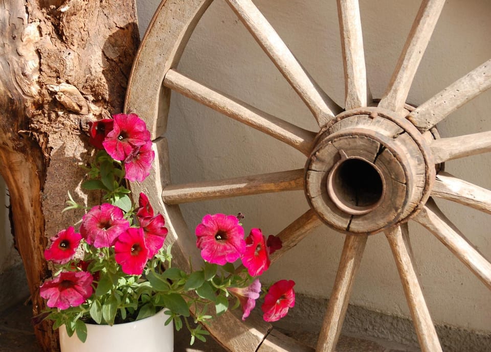 Patio, Decorative detail