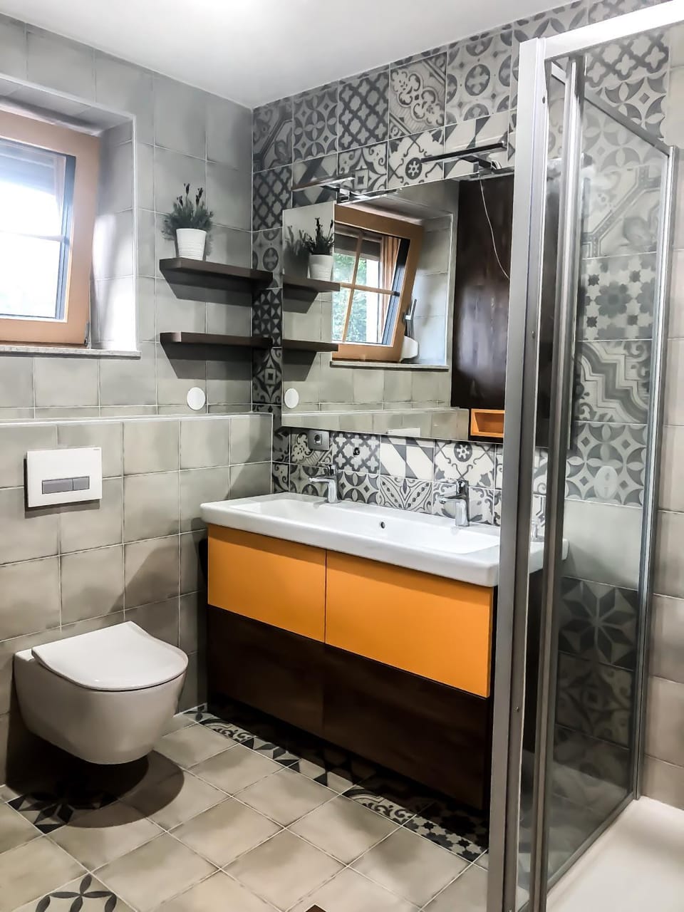 Shower, Bathroom, Decorative detail