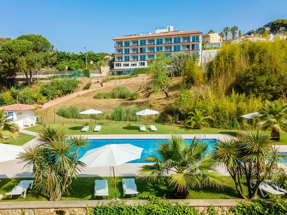 Property building, Swimming pool