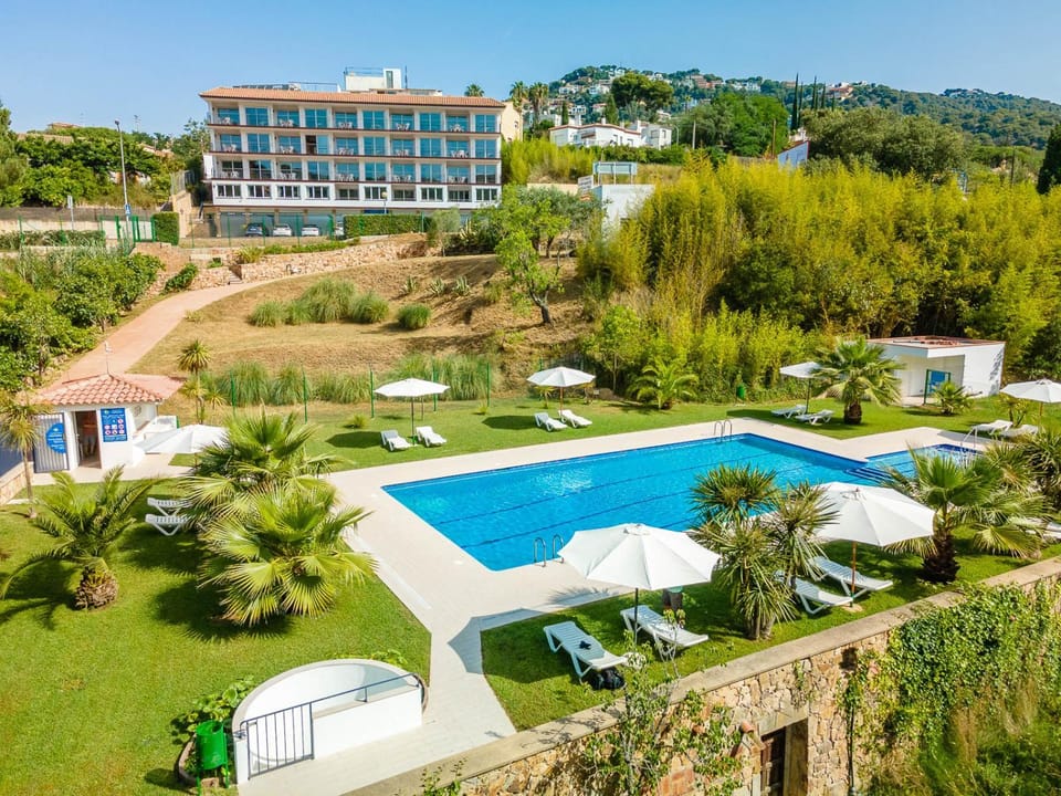 Property building, Swimming pool