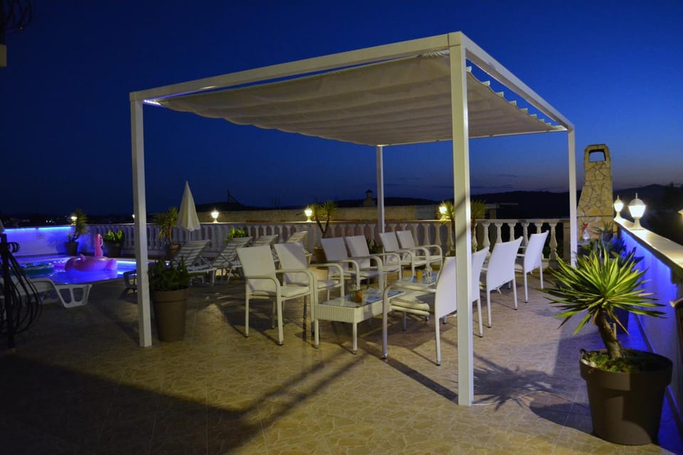 Patio, Night, BBQ facilities, Balcony/Terrace