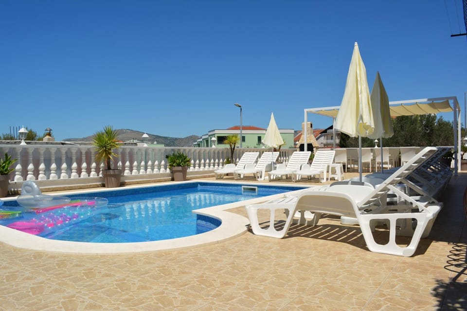 Pool view, Swimming pool, Swimming pool, sunbed
