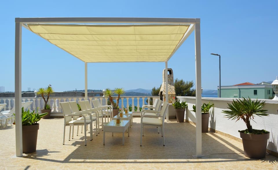 Balcony/Terrace, Swimming pool