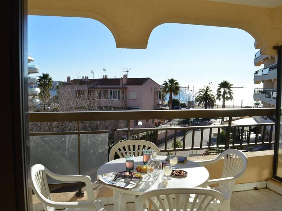 Studio cabine bord de mer, 4 pers, terrasse, rés. calme - FR-1-226A-57 Cabin in Fréjus