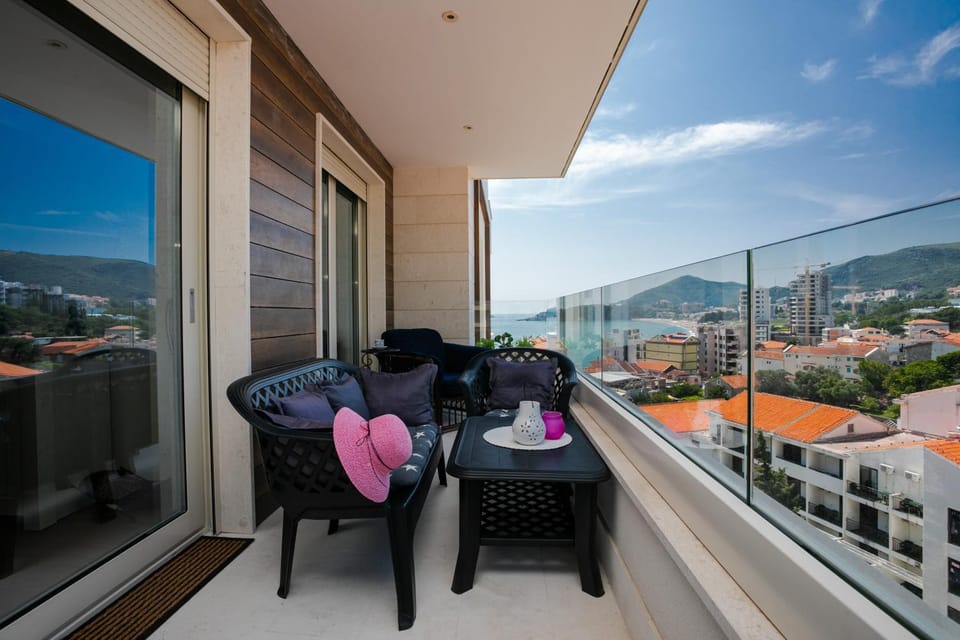 Balcony/Terrace, City view, Mountain view, Sea view