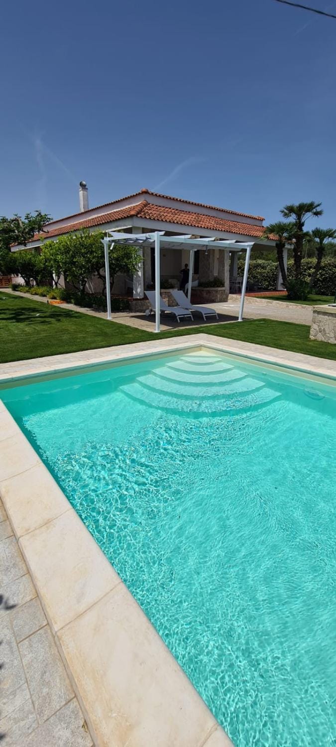 Villa Brancasi con piscina Villa in Apulia