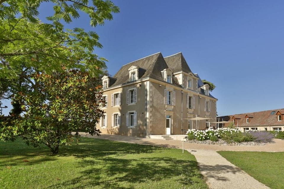 Property building, Day, Garden