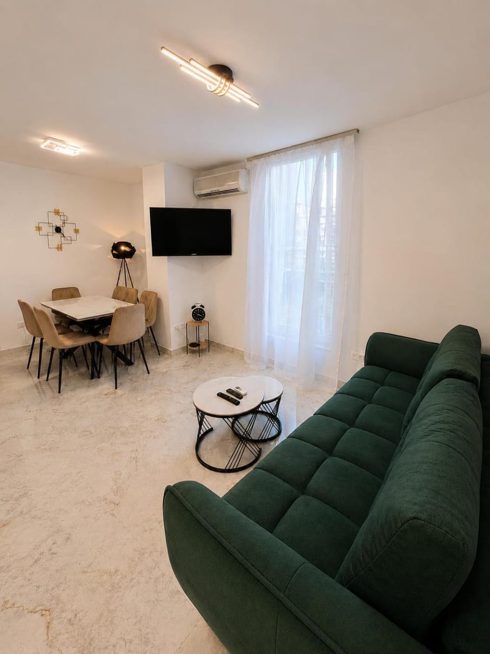Apartman Edi- Newly renovated with balcony Apartment in Split