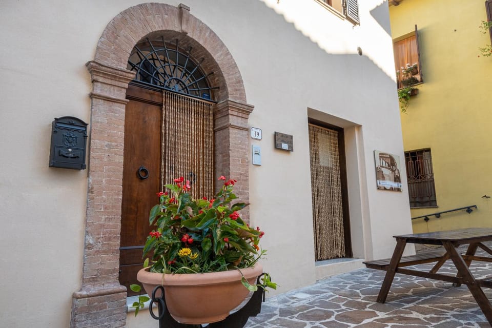 Facade/entrance, Internal: Not applicable to any particular room