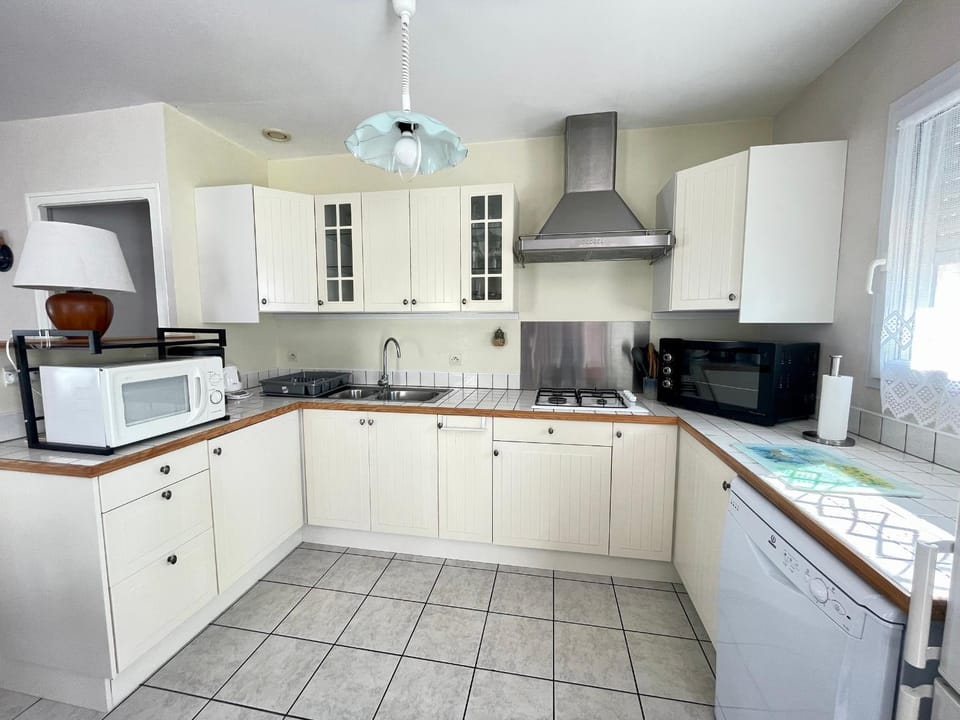 Maison Plain-Pied avec Jardin Clos à 300m de la Mer - 4 Chambres - WiFi - Bretignolles-sur-Mer - FR-1-231-183 House in Pays de la Loire