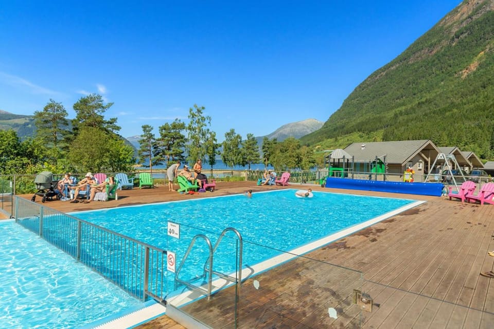 Swimming pool, Swimming pool