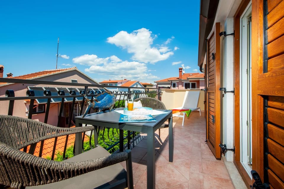 Balcony/Terrace, Seating area, Garden view