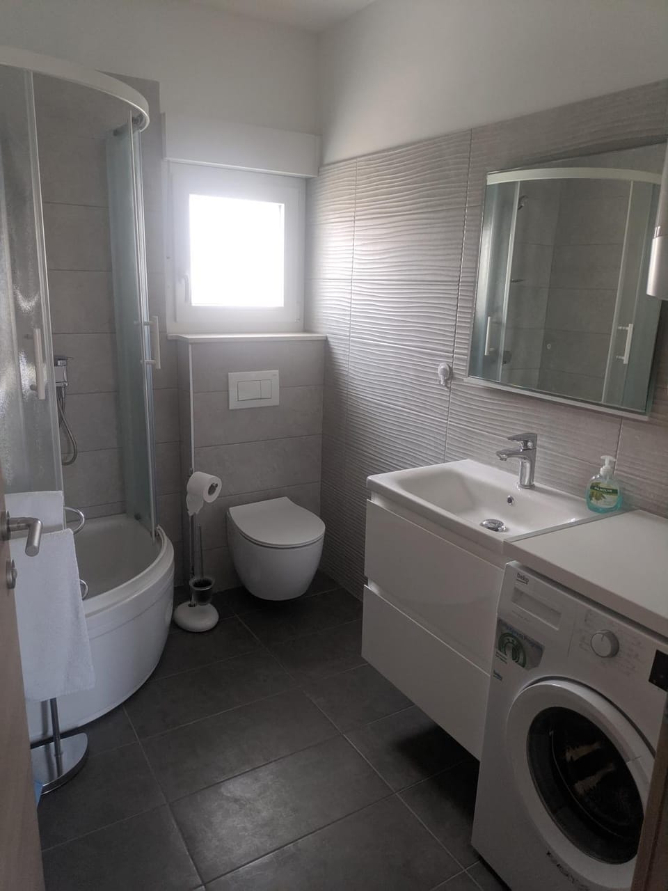 AC Apartment with 2 Bedrooms and 2 Bathrooms-FREE PRIVATE PARKING Apartment in Split