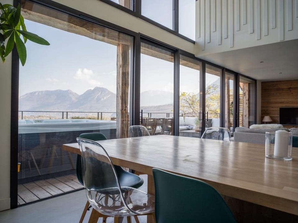 Venez Chez Vous - Chalet Le Villaret - Vue lac Villa in Talloires