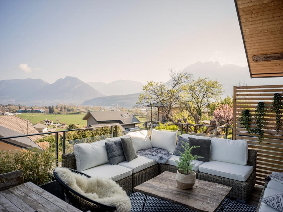 Venez Chez Vous - Chalet Le Villaret - Vue lac Villa in Talloires