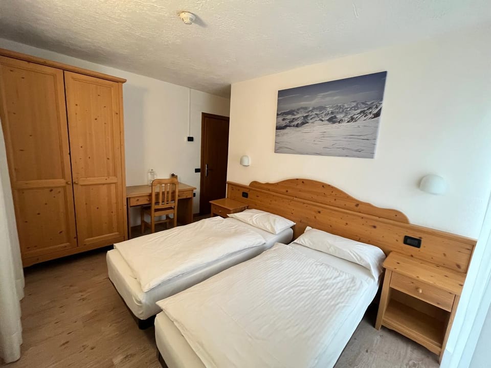Bed, Photo of the whole room, Bedroom, furniture, wardrobe