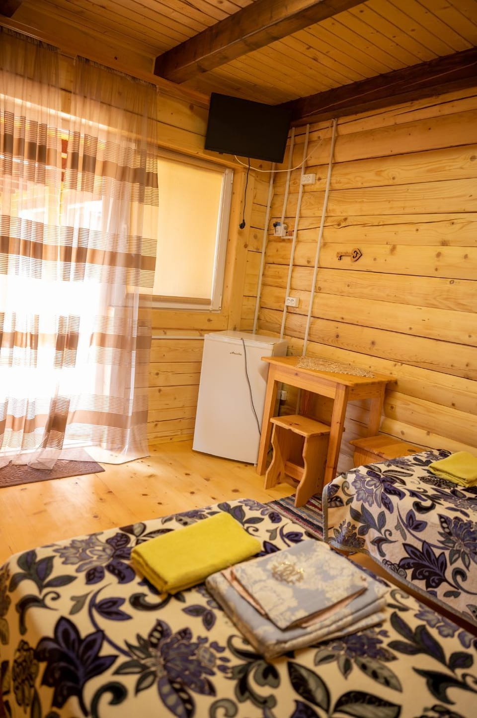 Bed, View (from property/room), Photo of the whole room, Decorative detail