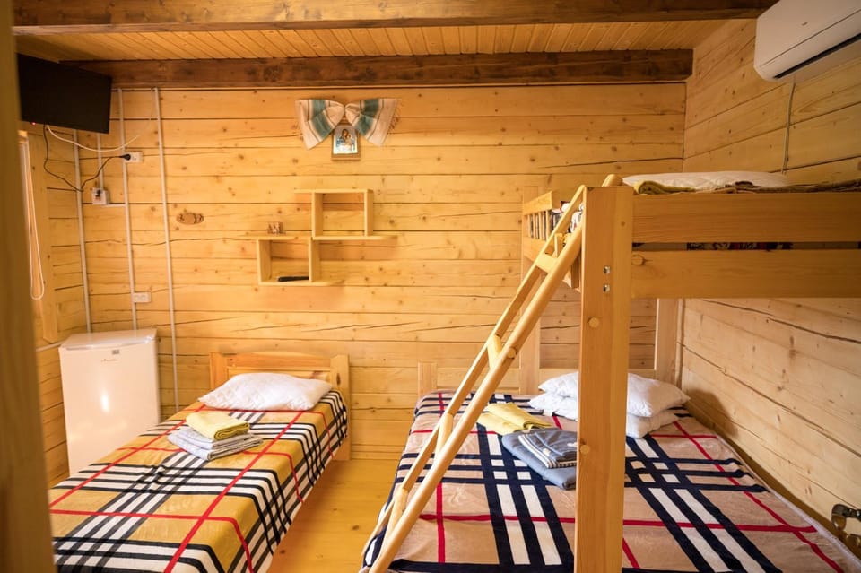 Bed, Photo of the whole room, Decorative detail, bunk bed