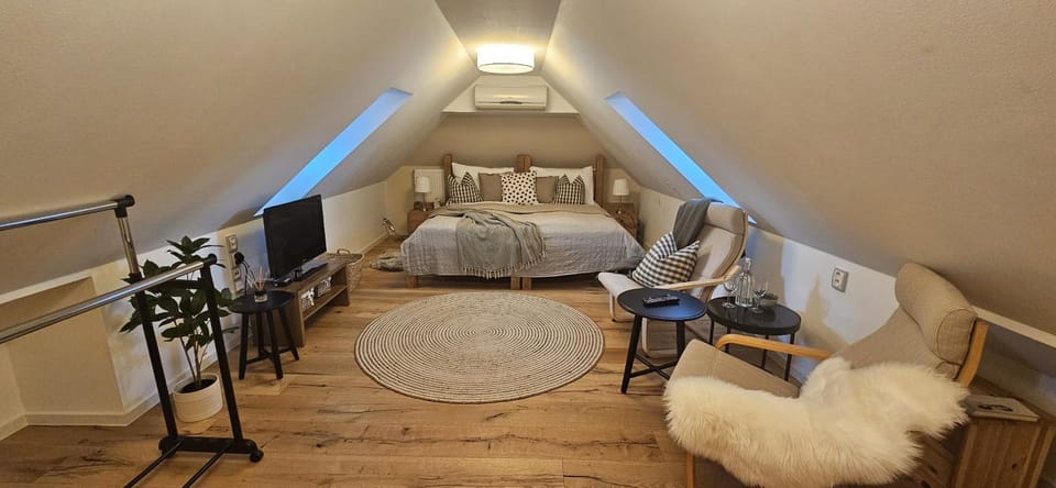 Bed, Living room, Bedroom