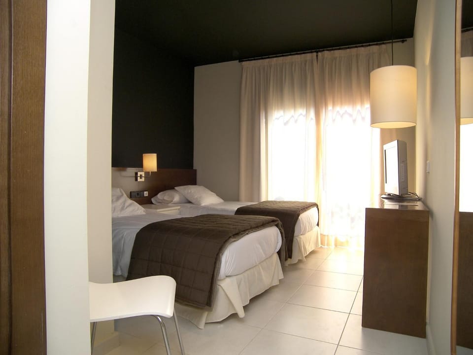 Bed, TV and multimedia