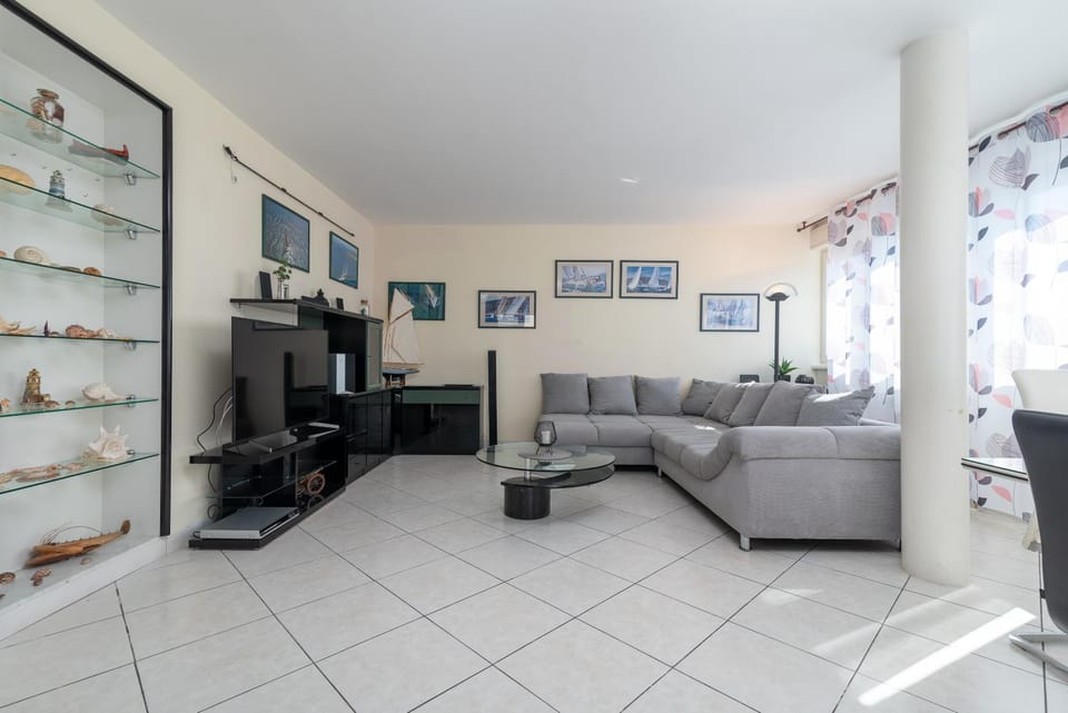 Luxury apartment Overlooking the City Apartment in Split