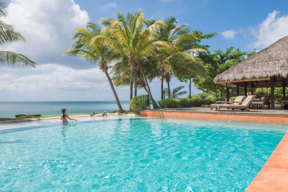 Patio, Facade/entrance, Off site, Day, People, Lounge or bar, Beach, Sea view, Swimming pool, Drinks, Seasons