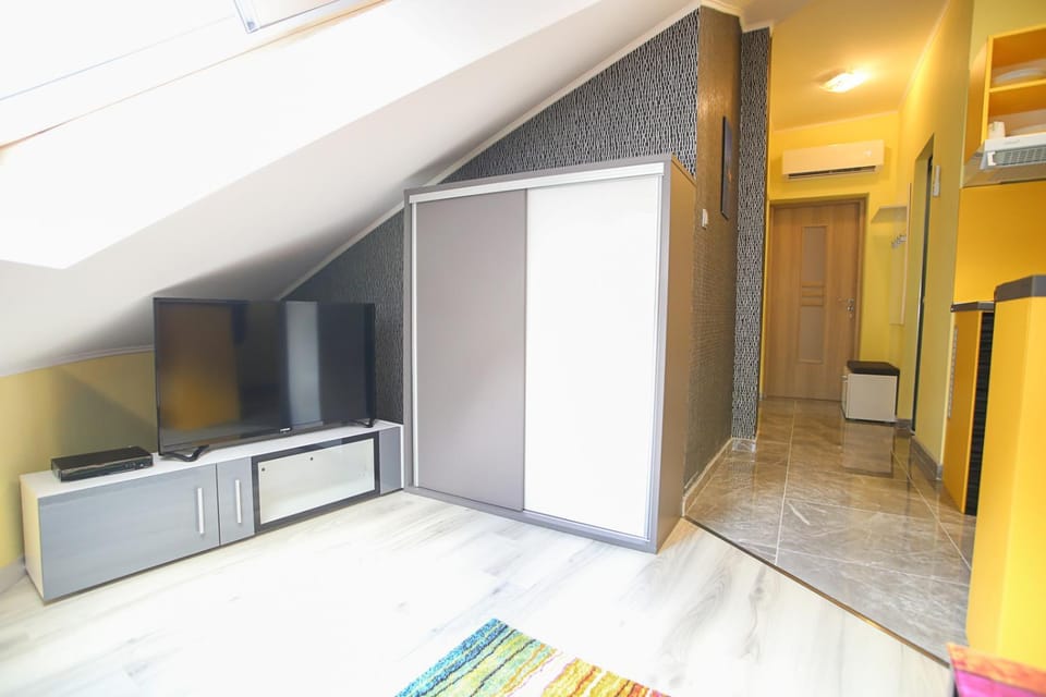 Centrum Lux 2 Apartmanok Apartment in Hungary