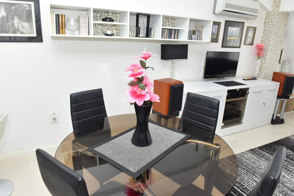 Living room, Dining area