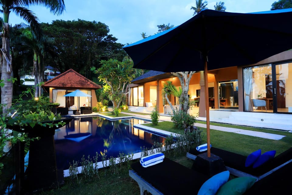 Property building, Night, Natural landscape, Garden view, Pool view, Swimming pool, sunbed