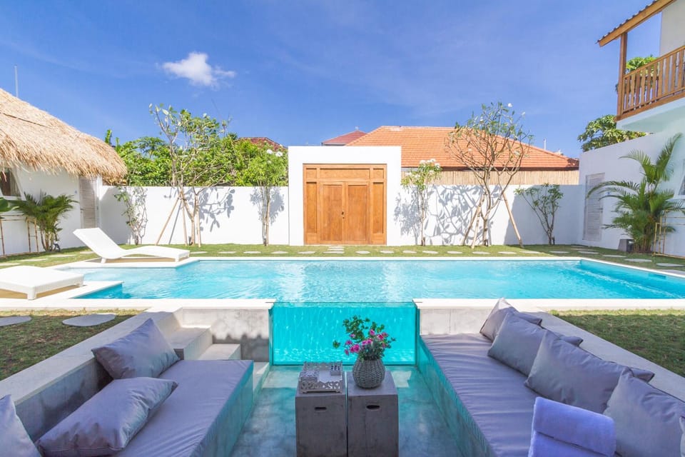 Property building, Swimming pool