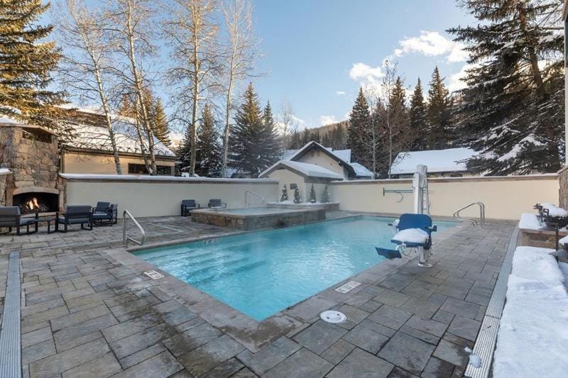Property building, Swimming pool