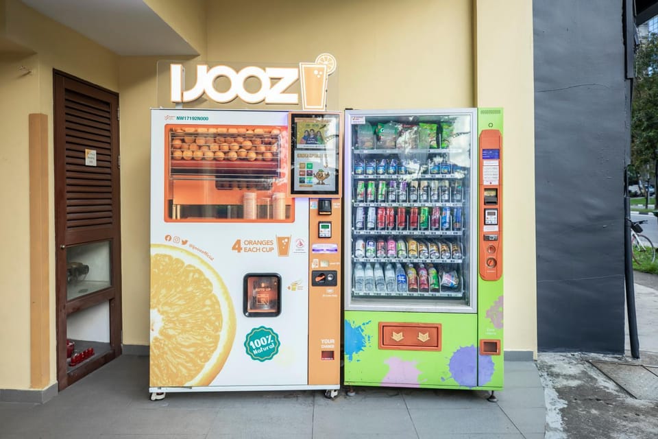 Food and drinks, Drinks, Non alcoholic drinks, vending machine