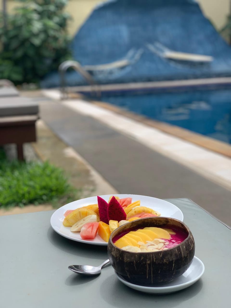 Swimming pool, Breakfast