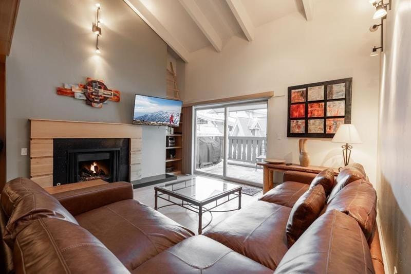 Condo with Hot Tub Free Garage Parking Apartment in Vail