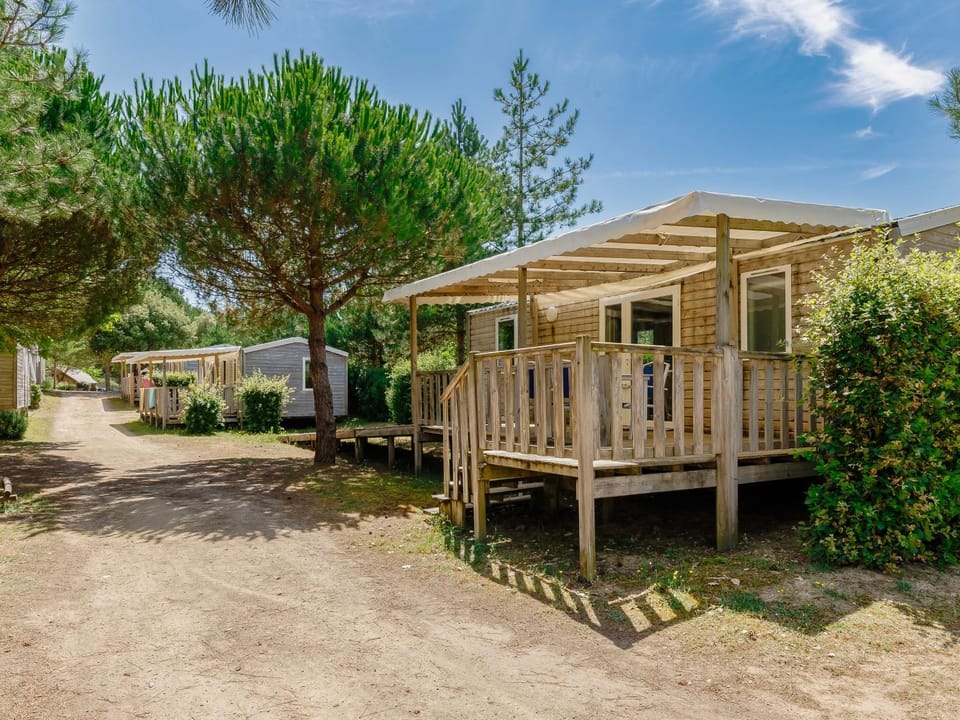 Camping Les Demoiselles Campground/ 
RV Resort in Saint-Jean-de-Monts